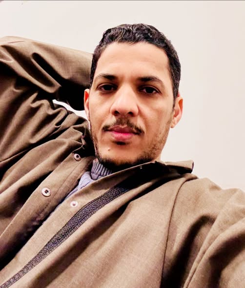 الشاعر أحمد حسين n